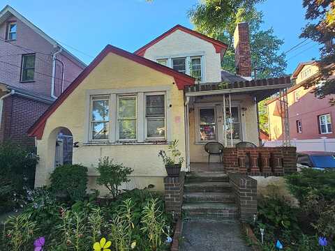 78Th Ave, Fresh Meadows, NY 11366