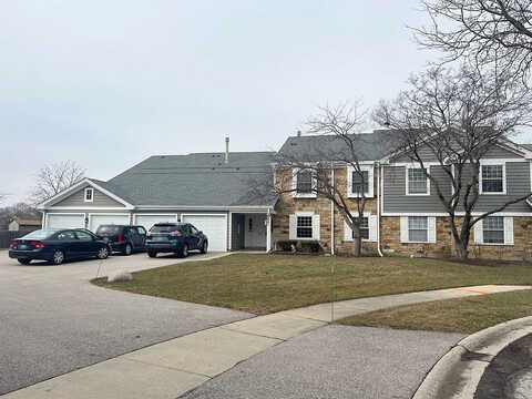 Stone Cir Ct, Schaumburg, IL 60194