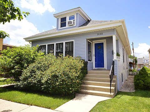 New England, CHICAGO, IL 60634