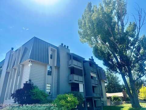 1527 Blake Ave, Glenwood Springs, CO 81602