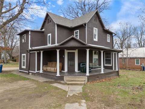 622 S Wright ST, Siloam Springs, AR 72761