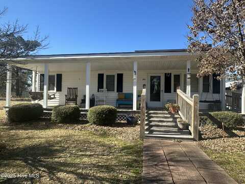 221 First Street, Wallace, NC 28466