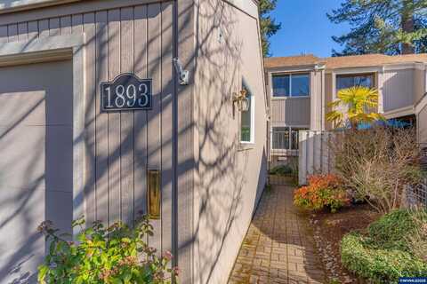 1893 Lexington Cir SE, Salem, OR 97302