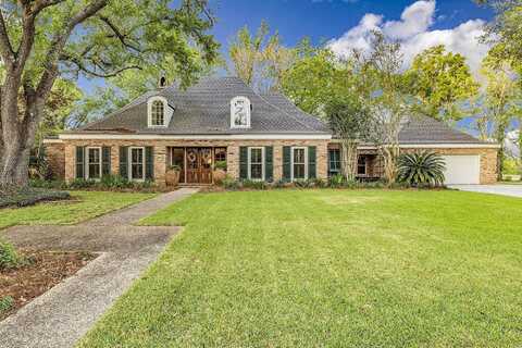 305 Oak Alley Dr, Houma, LA 70360