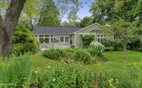 43 Chapman Rd, Pittsfield, MA 01201