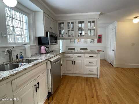 26 Manville St, Great Barrington, MA 01230