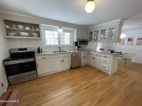 26 Manville St, Great Barrington, MA 01230