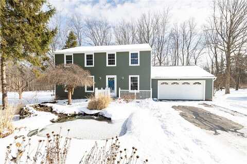 28 Thistlewood Lane, Ogden, NY 14559