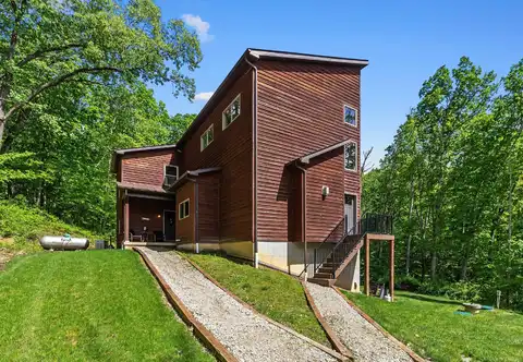 18004 Buckingham Road, Logan, OH 43138