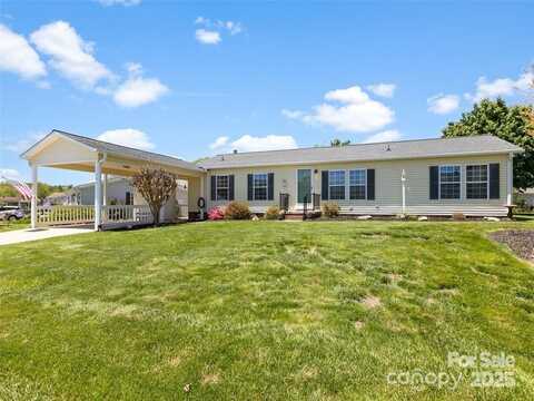 449 Riverwind Drive, Hendersonville, NC 28739