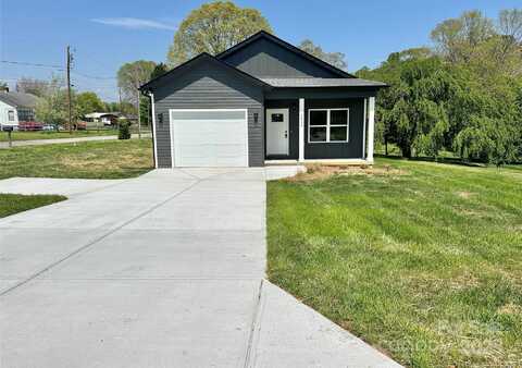 2832 12th Avenue SW, Hickory, NC 28602