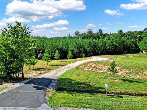 947 Old Nunnery Farm Road, Fort Lawn, SC 29714