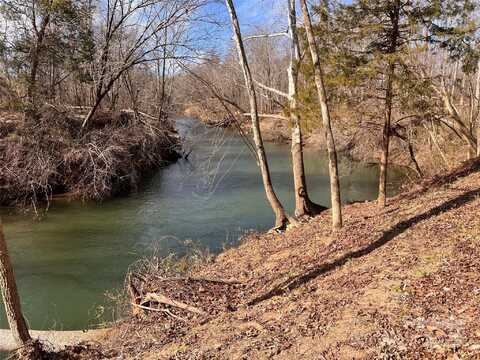 999 Rivercrest Parkway unit: 28, Rutherfordton, NC 28139