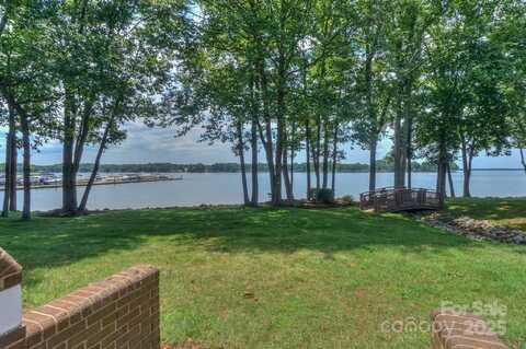 405 Northwest Drive, Davidson, NC 28036