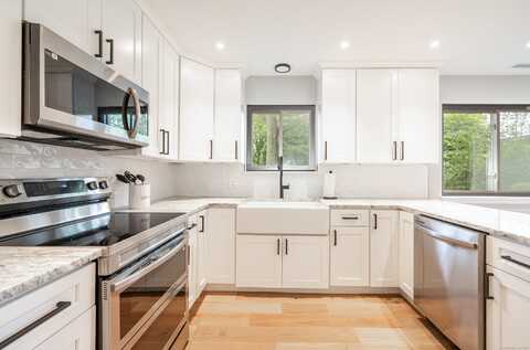 760 Heritage Village, Southbury, CT 06488