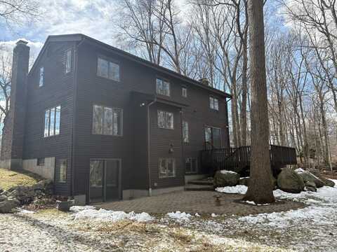 20 Flat Rock Road Extension, Branford, CT 06405