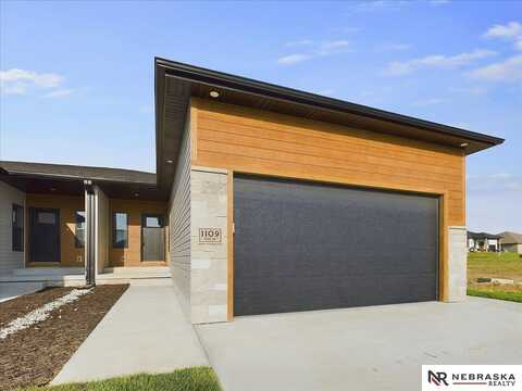 1109 Titan Drive, Hickman, NE 68372