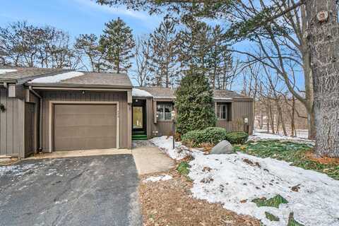 776 Brook Village Court, Holland, MI 49423