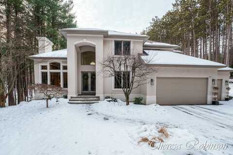 3585 Blue Water Pines Drive NE, Grand Rapids, MI 49525