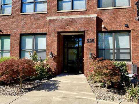 525 Superior Street, South Haven, MI 49090