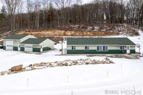 2648 E Bluewater Highway, Ionia, MI 48846