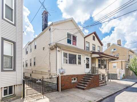 290 Walnut St, Newark, NJ 07105