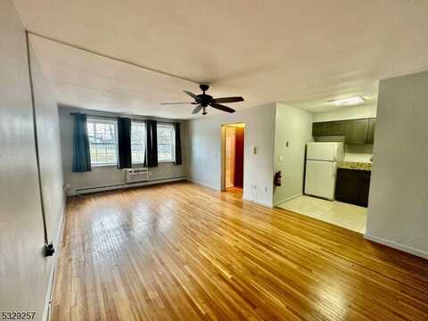 605 Grove St, Clifton, NJ 07013