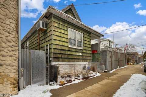 91 Sherman Pl, Garfield, NJ 07026