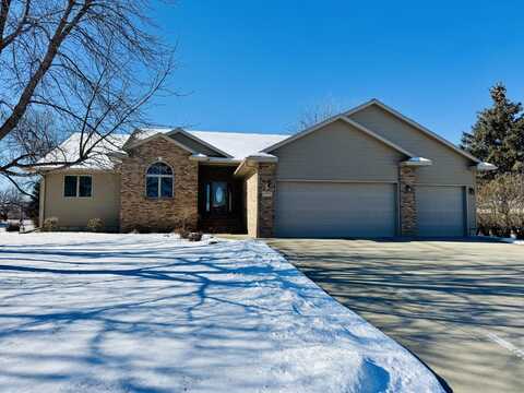 1375 Riverview Dr, Huron, SD 57350