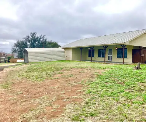 302b E Granite Street, Llano, TX 78643