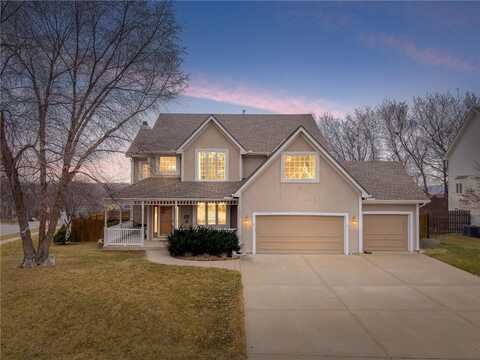 6285 N Nevada Avenue, Parkville, MO 64152