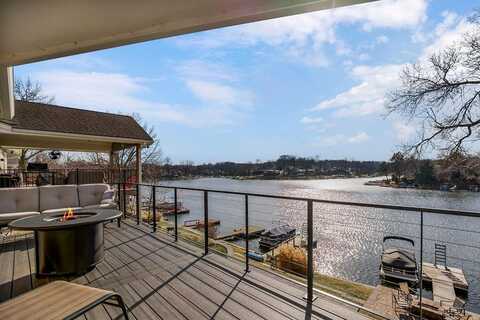 357 North Shore Drive, Lake Waukomis, MO 64151