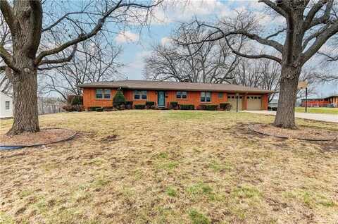 724 Kings Highway, Liberty, MO 64068