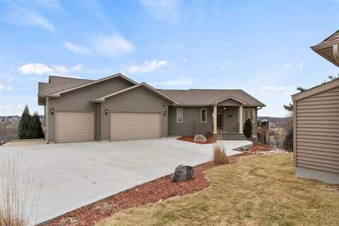 1667 Apache Dr. NE, Solon, IA 52333