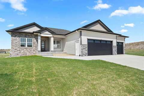 1537 Deerfield Dr., Fairfax, IA 52228