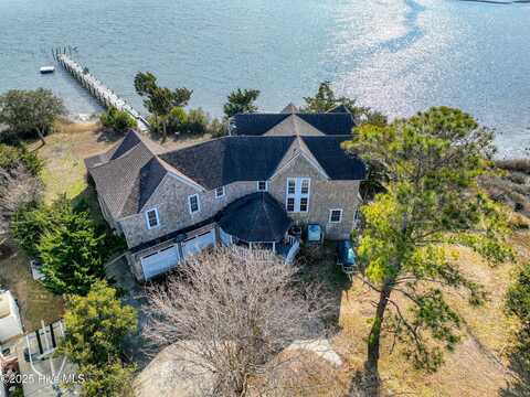 102 Gibbs Circle, Beaufort, NC 28516