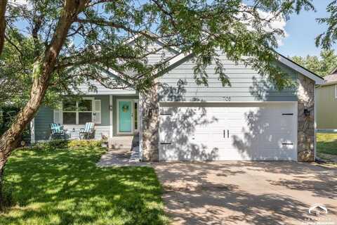 708 N Eagle Pass Drive, Lawrence, KS 66049