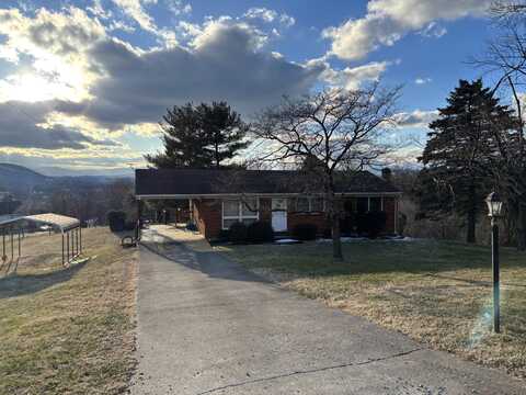 805 Gates LN, Roanoke, VA 24012