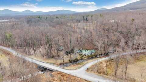 1338 Hunting Creek Road, Big Island, VA 24526