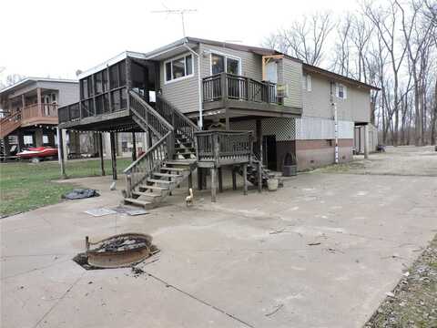 334 N River Rd, Elsberry, MO 63343