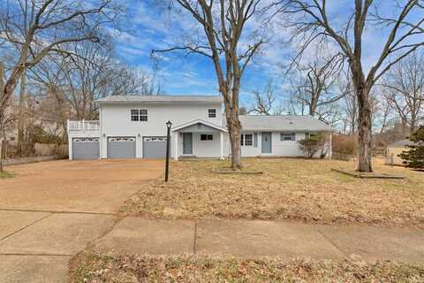 204 Lark Hill Lane, Ballwin, MO 63021