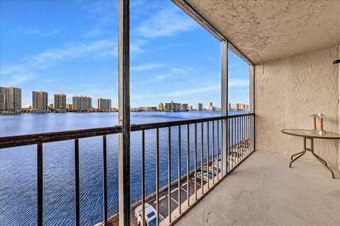 17600 N Bay Rd, Sunny Isles Beach, FL 33160