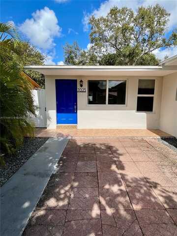 7023 SW 2nd St, Miami, FL 33144