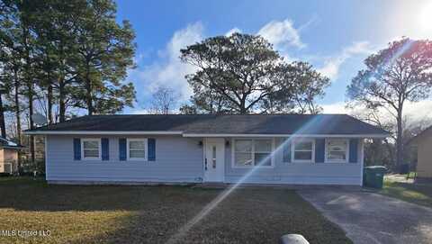 6608 Columbus Circle, Ocean Springs, MS 39564