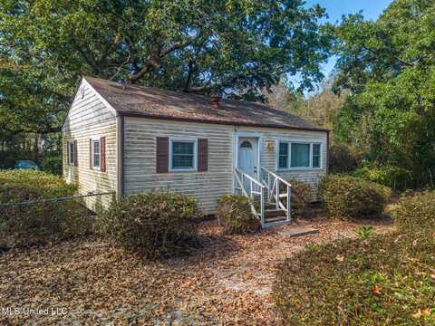 124 S Lang Avenue, Long Beach, MS 39560