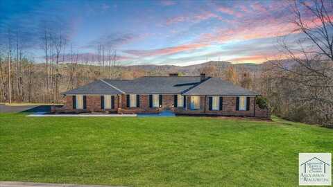 5808 Daniels Creek Rd, Martinsville, VA 24112