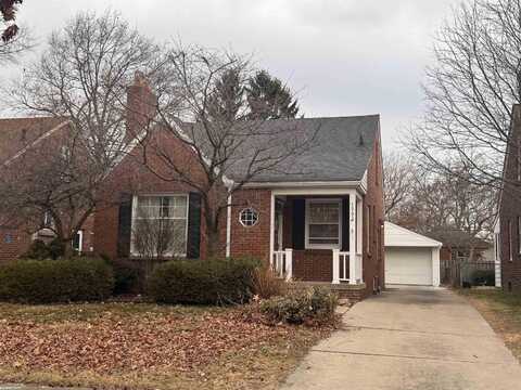 1992 Hawthorne, Grosse Pointe Woods, MI 48236