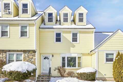 109 Merrimack Meadows Ln, Tewksbury, MA 01876