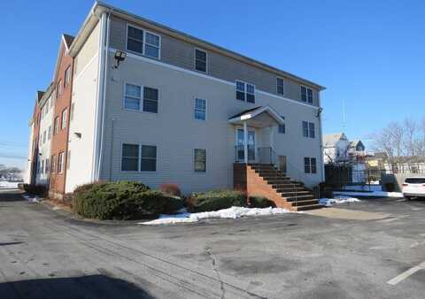 65 Centre St, Lynn, MA 01905