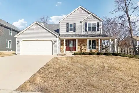 1760 W Cottonwood Trail, Hoffman Estates, IL 60192